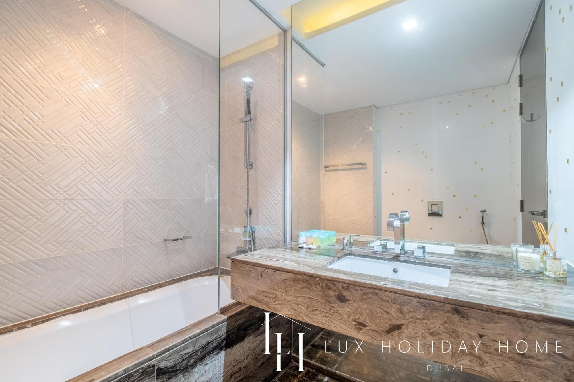 Lux - Lavish Suite With Full Palm Jumeirah View 1 Dubai Dış mekan fotoğraf